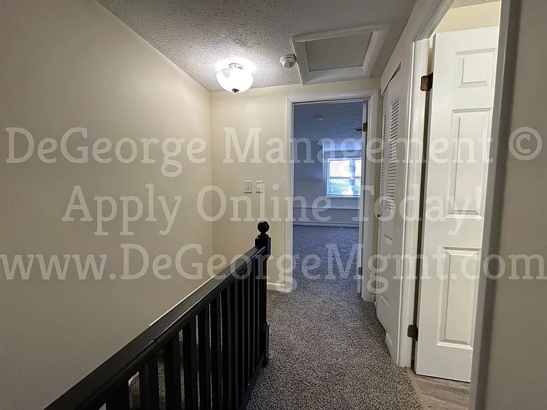 305 1/2 Madison St — Photo 28