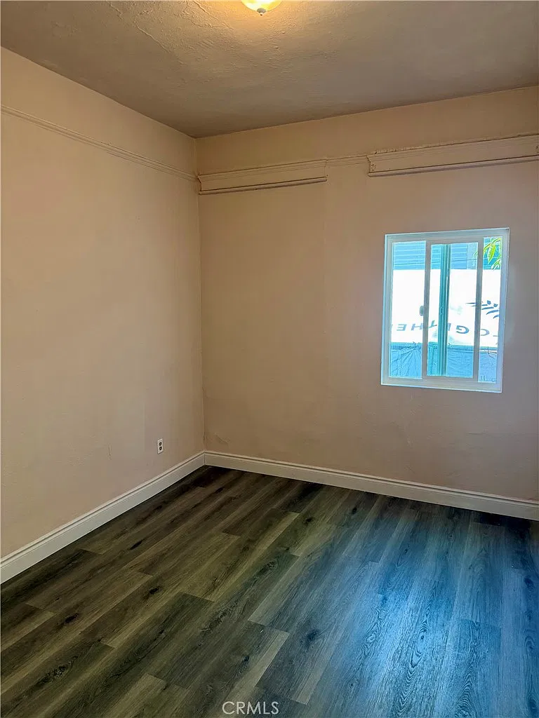 2 bed, 750 sqft, $2,400 — Photo 3