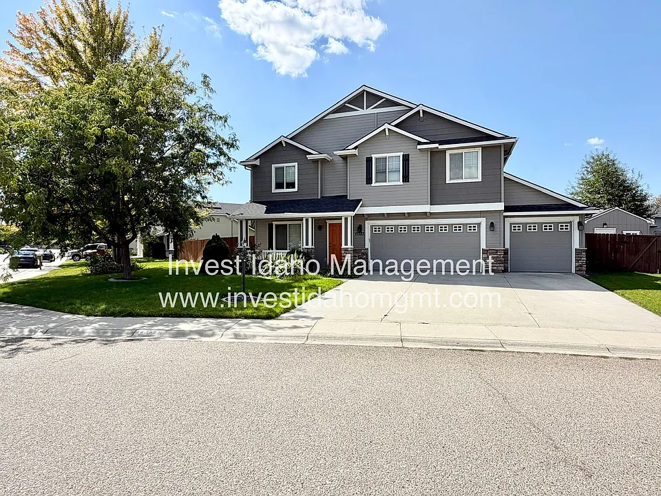 17383 N Chouteau Ave