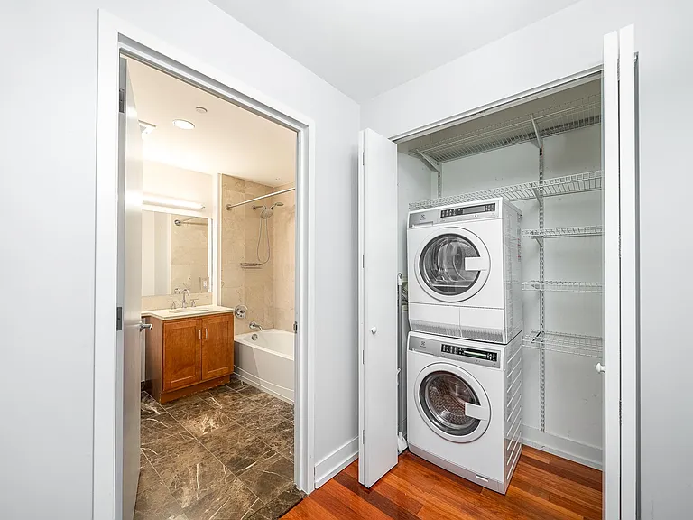 389 Washington St #H — Photo 7