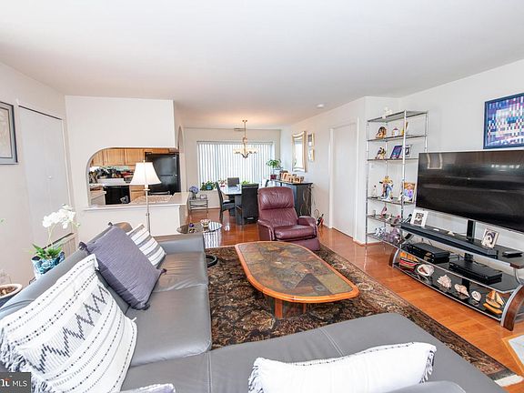 4th image of 83 Bonnie Gellman Ct #D83