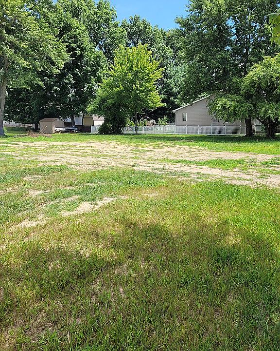 1st image of 118 Gaylord Dr