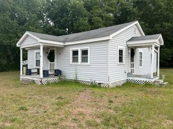 610 Wondertown Dr, Erwin, NC 28339