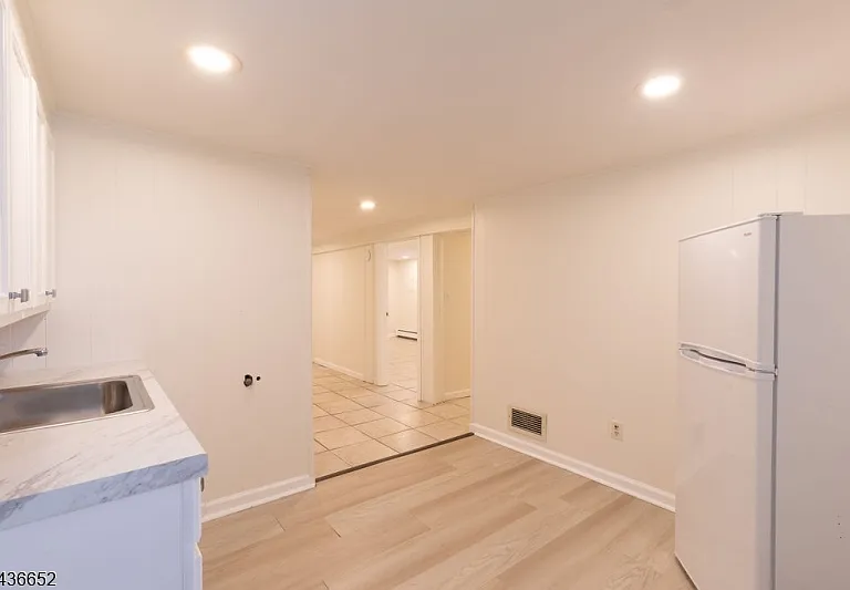 210 Globe Ave — Photo 26