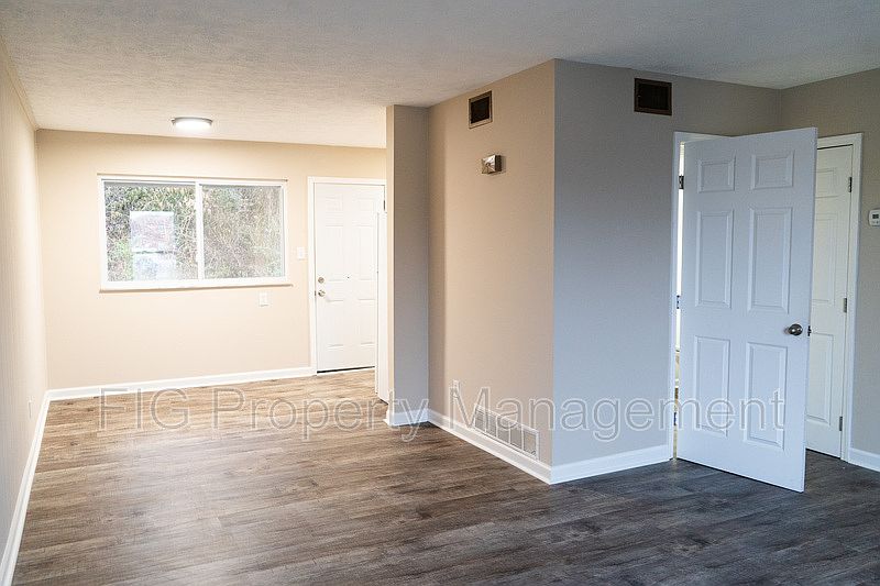 1st image of 5401 Scenicwood Rd #11