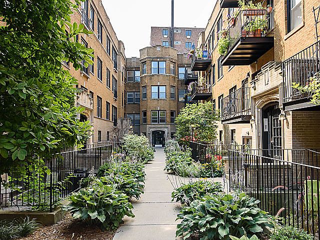 1st image of 1225 W Greenleaf Ave APT 1W