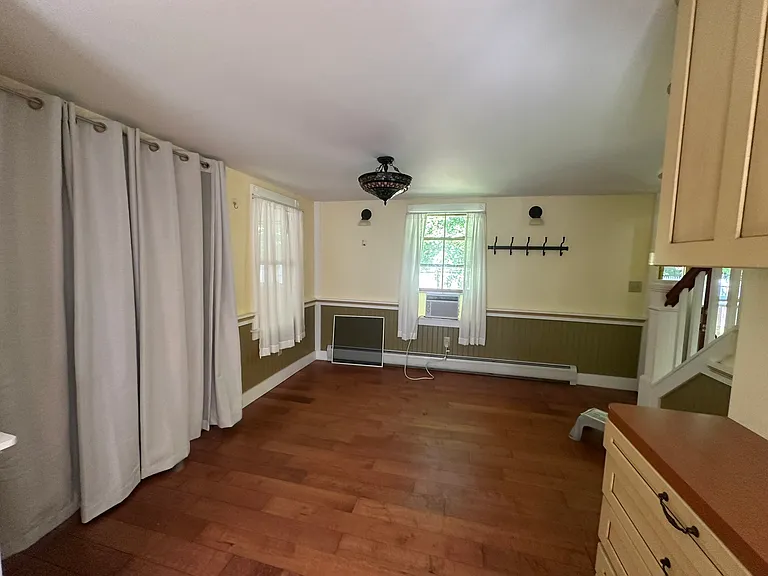 560 S East St — Photo 17