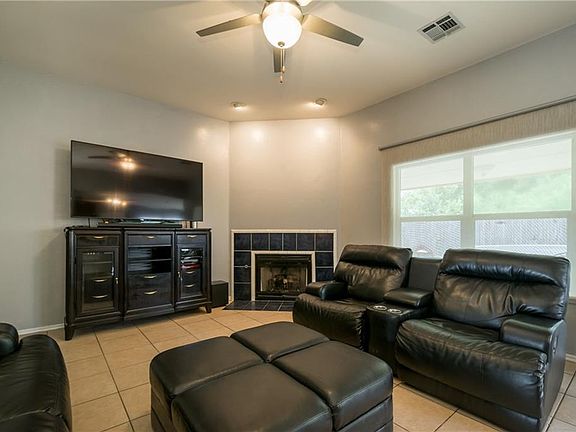 3rd image of 10205 Aberdeen Dr