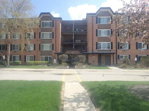 1127 S Old Wilke Rd APT 101, Arlington Heights, IL 60005