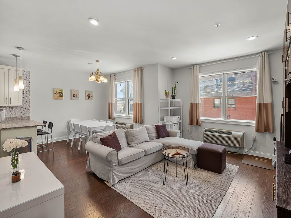 1st image of 140 36th St APT 204