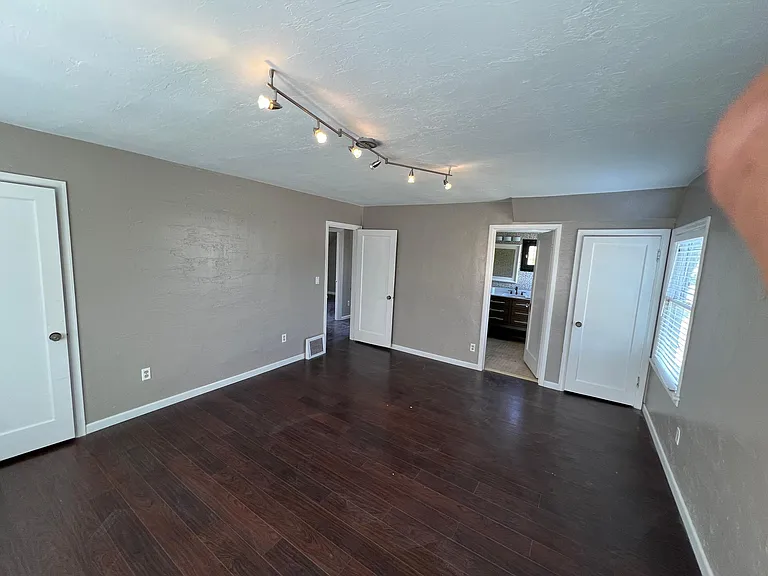 800 Yakima St — Photo 6