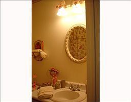 4th image of 317 Arlington Ct