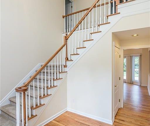 2nd image of 589 Dewitt Dr