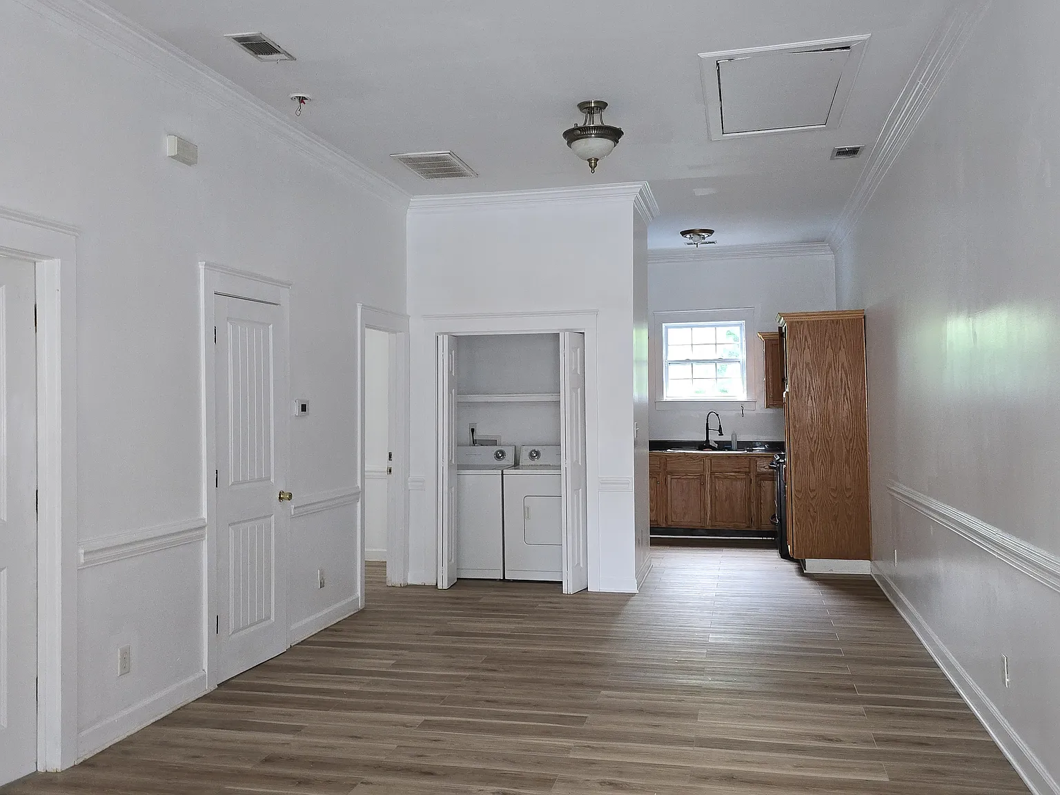 2 bed, 975 sqft, $1,700 — Photo 3