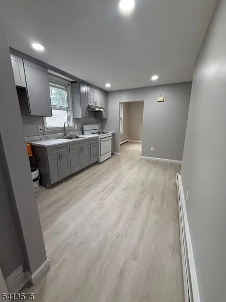 Building Photo - 126 Columbus Pl #2