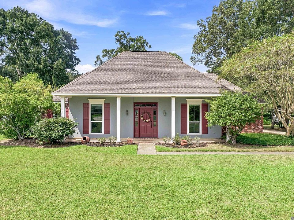 1st image of 18637 Magnolia Bend Rd