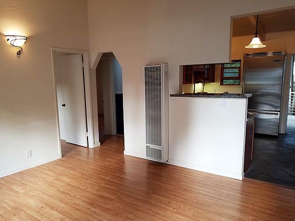 5th image of 609 The Alameda #B