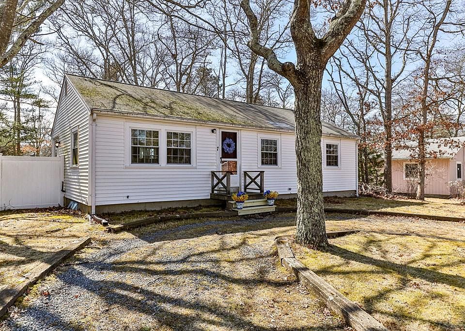 1st image of 7 Winchester Ct