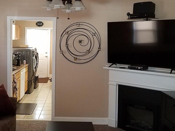3rd image of 518 Denmark St