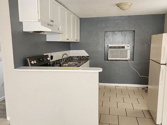 2nd image of 3125 Avenue South Northwest 2nd Floor Apartment
