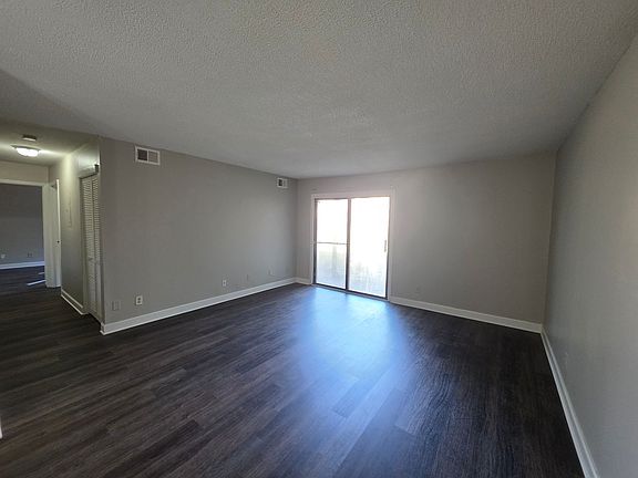 3rd image of 315 Menlo Dr