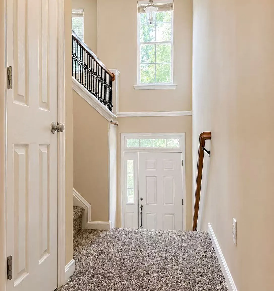 3 bed, 3.5 bath, 2304 sqft, $2,490 — Photo 4