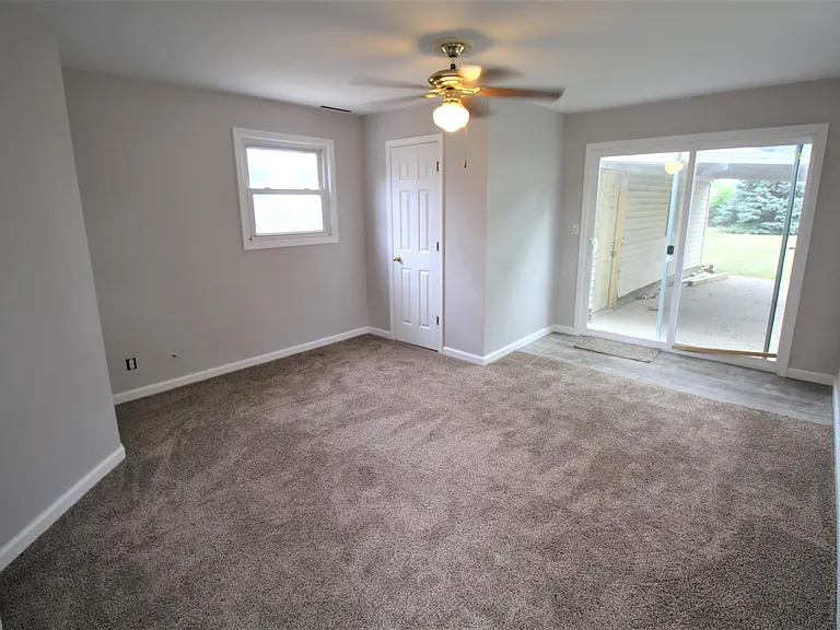 1229 Southlea Dr — Photo 4
