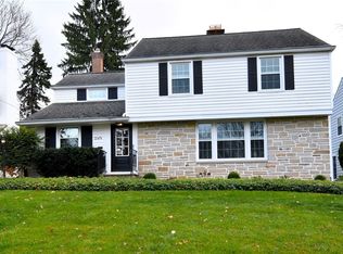 22476 E Byron Rd, Beachwood, OH 44122