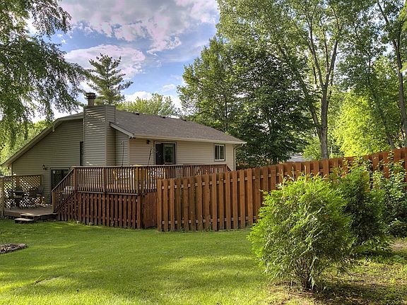 3rd image of 3924 Woodview Ct