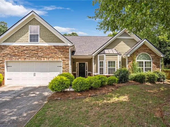 6204 Cove Creek Dr, Flowery Branch, GA 30542