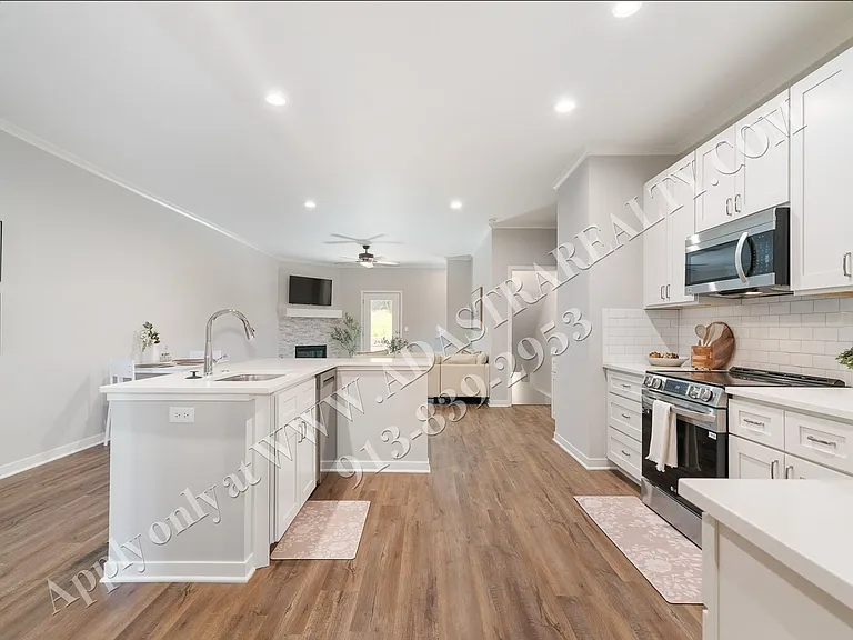 1089 N Findley St — Photo 7