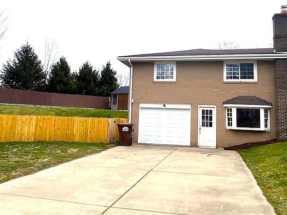 2nd image of 48619 Spruce Ct