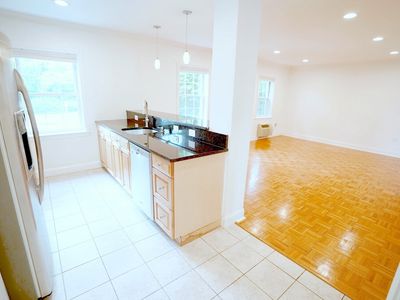 27 Commonwealth Ave #3, Chestnut Hill, MA, 02467