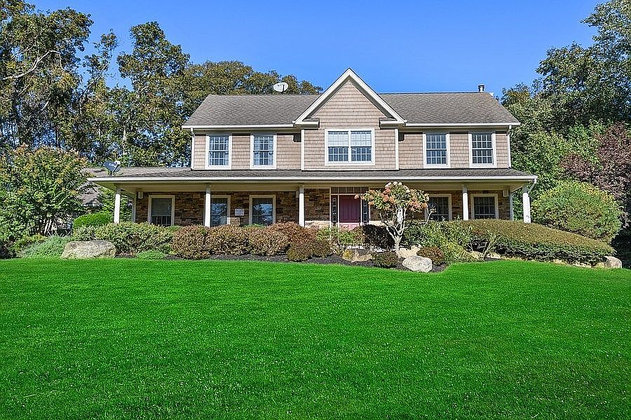 1st image of 1460 Hillcrest Dr