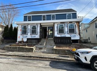 15-17 Methuen St, Lowell, MA 01850