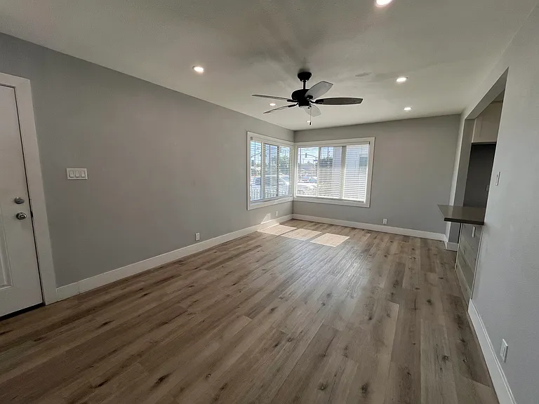 321 E Silva St — Photo 6
