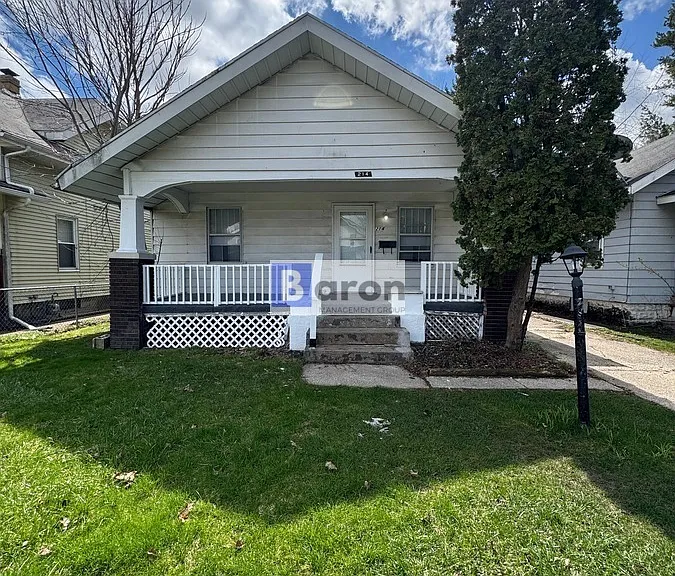 214 Altgeld St — Photo 7