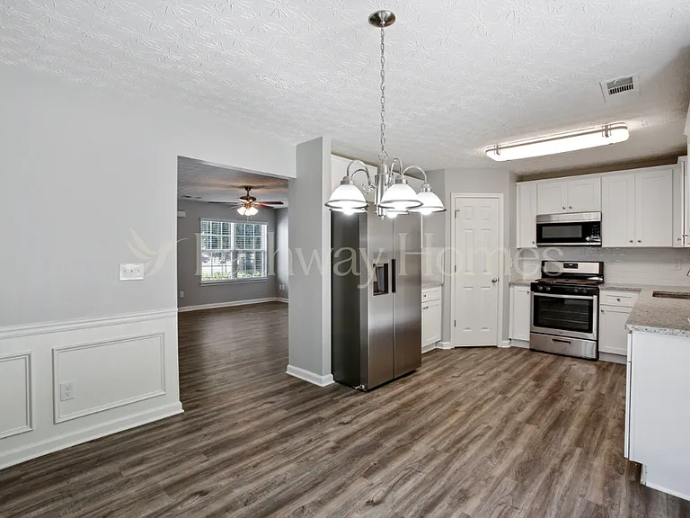 9461 Lakeview Rd — Photo 9
