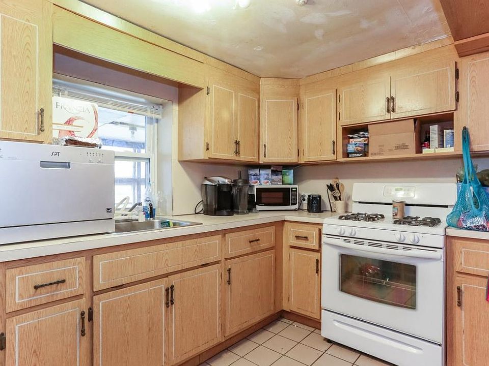 2nd image of 239 Foster St #G
