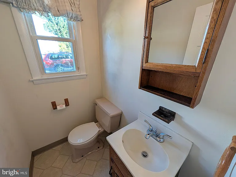 14 Westwood Cir — Photo 12