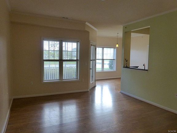 5th image of 106 Pond Dr