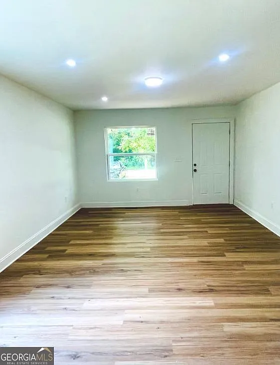 3 bed, 2.0 bath, 1080 sqft, $1,500 — Photo 2