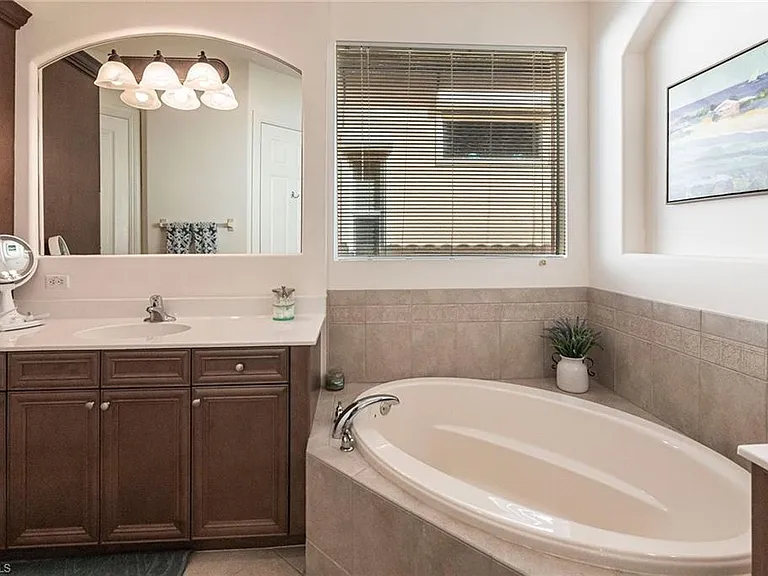 7863 Valencia Ct — Photo 28