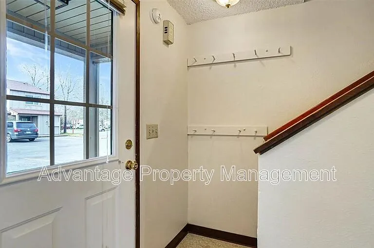 1455 NW Division St #2 — Photo 3
