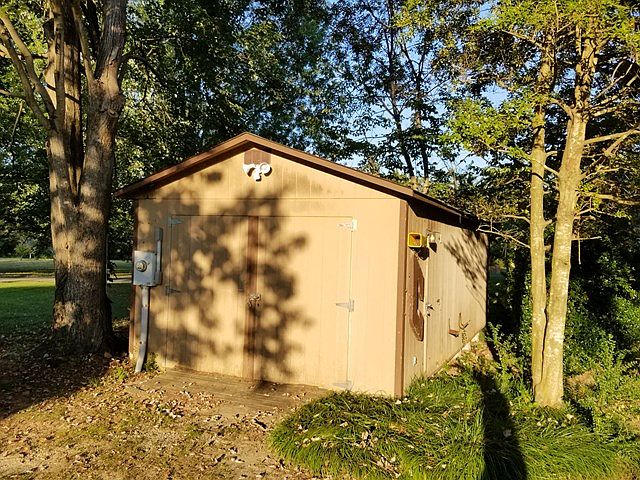2nd image of 1532 Barnes Dr