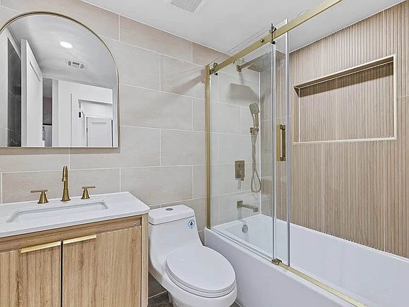 3rd image of 631 Saint Marks Ave Floor 2