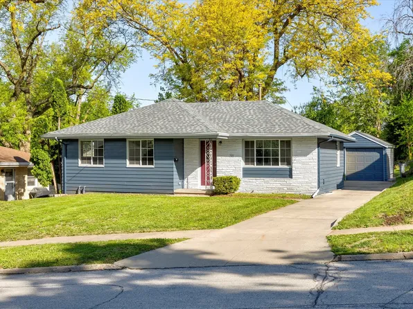 7505 Beechwood Dr, Urbandale, IA 50322