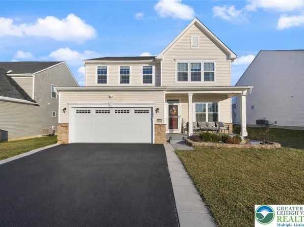 1064 Woodmont Ln N, Catasauqua Bor, PA 18032