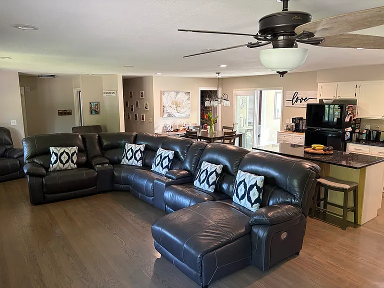 7017 Palermo Dr — Photo 9