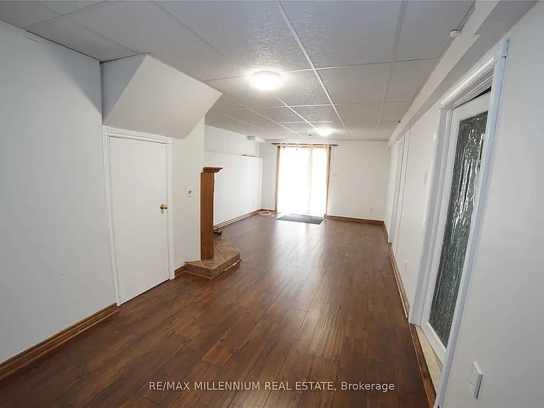 8 Dalzell Ave — Photo 4